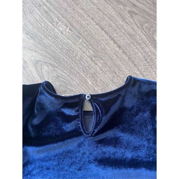Tucker Tate Velvet long sleeve size M(8-10) - Picture 4 of 6